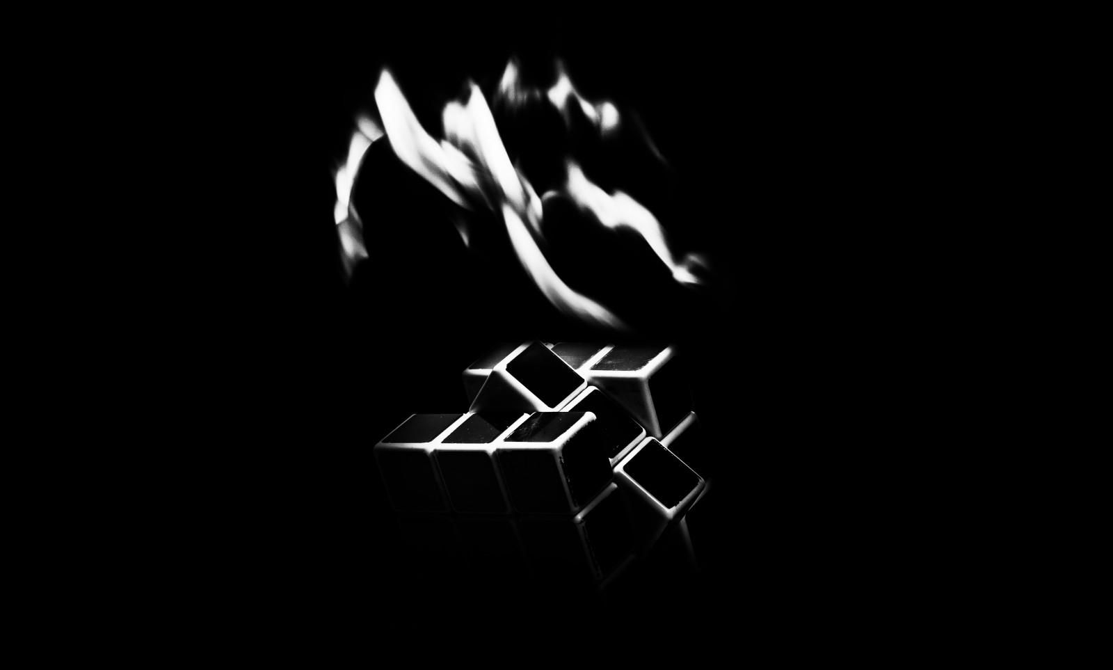 สีขาว, ดำ, ขาวดำ, มืด, การถ่ายภาพ, ภาพเงา, ข้อความ, โลโก้, การออกแบบกราฟิก, ลูกบาศก์, Nikon, แบ็คไลท์, Rubik, เบา, 50 มม, บรรทัด, ความมืด, d5100, กราฟิก, วอลล์เปเปอร์คอมพิวเตอร์, ดำและขาว, ถ่ายภาพขาวดำ, ตัวอักษร, ถ่ายภาพนิ่ง, ปรากฏการณ์, k p, กิน