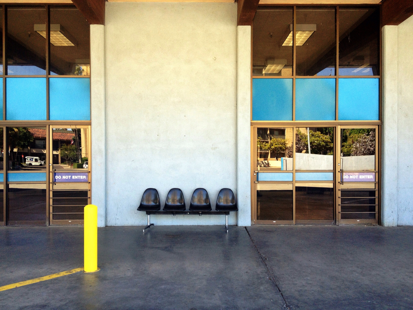 ulice, cestovat, městský, chrt, Černá, odraz, autobus, okno, stanice, žlutý, architektura, moderní, krajina, čekání, centrum, panoráma města, vnější, Pohled, židle, interiér, prázdný, Sedadlo, terminál, pól, cestovatel, prozkoumat, stop, sedadla, destinace, osamělý, Stockton, elegantní, pásmo, nevstupujte, načítání