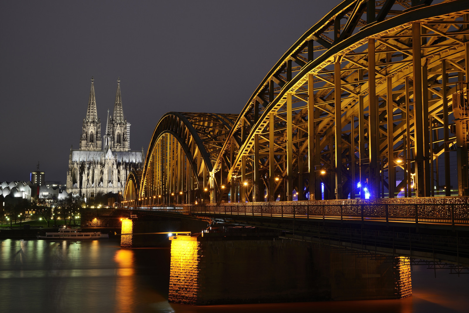 temný, město, panoráma města, noc, architektura, voda, budova, odraz, nebe, panoráma, večer, Německo, most, řeka, čas, Nikon, Evropa, soumrak, noční scéna, metropole, kolínská, Hohenzollern, výstřel, rýn, dlouho, expozice, NIKKOR, cestovat, osvětlení, po, tma, mezník, obraz, D800, vr, AFS, nightshot, f3556, urban area, turistická atrakce, Metropolitní oblast, nightimage, 24120 mm, nightphoto, nightphotograph, Ifed, fixed link