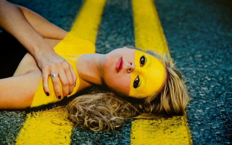 ženy, model, blondýnka, ulice, fotografování, žlutý