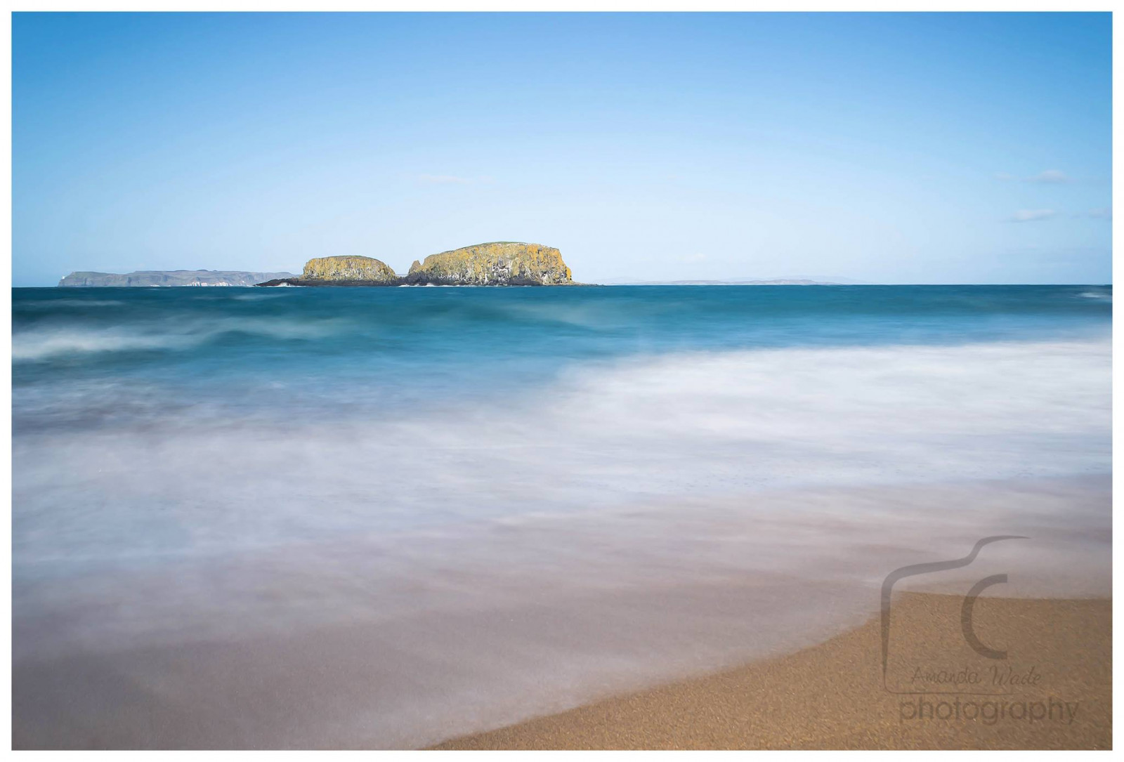longexposure, hav, marinemaleri, kyst, secretbeach, Nordirland, hiddenbeach, Sunkissed, County Antrim, Antrim, Ballintoy, kystvejen, coantrim, rathlin, sheepisland, glensofantrim, Game of Thrones, slowmovement, coastalscape, nicoast, walkni, nilandscapes, halcyonseas