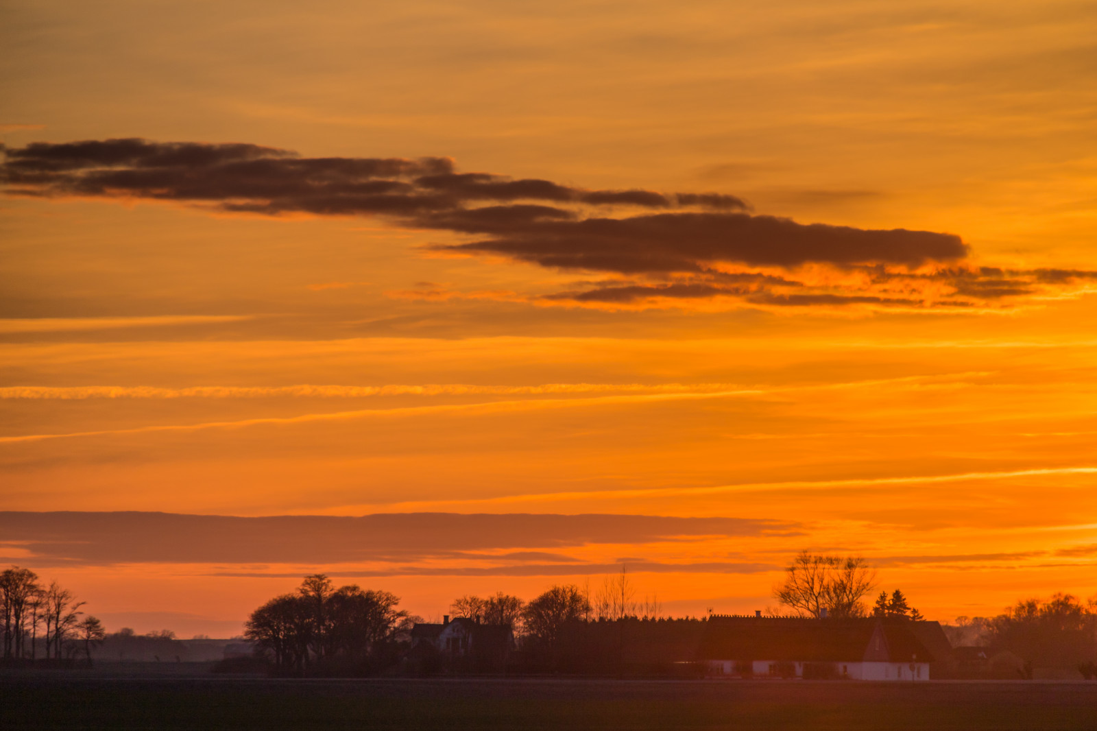 sollys, landskab, solnedgang, himmel, Mark, silhuet, solopgang, aften, morgen, Sol, horisont, atmosfære, skumring, Sky, daggry, himmel, solnedg ng, siluett, landskabet, Moln, landsbygd, landskap, atmosfærisk fænomen, efterglød, rød himlen om morgenen