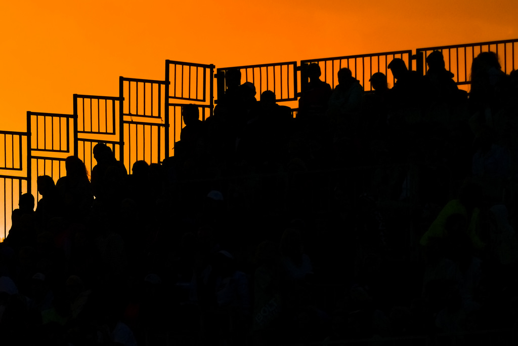 phunnyfotos, Austrálie, Victoria, vic, Melbourne, albertpark, tribuna, tribuny, lidé, silueta, západ slunce, nebe, nebe, diváci, sledování, stadión, letní, sport, Nikon, D500, nikond500, barva, počasí, barva, nikon200500mm, lakesidestadium, večer, nitroathletics, atletika, nitro
