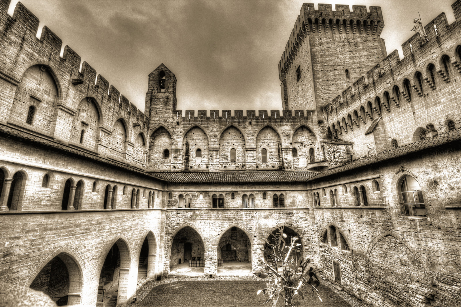 tempel, monokrom, arkitektur, bygning, symmetri, sepia, historie, Canon, HDR, Frankrig, Europa, bue, kirke, religion, kloster, ruiner, palads, tone mapping, vidvinkel, sud, Eglise, milepæl, sigma, eos, Photomatix, facade, 650D, 1020mm, 10mm, sort og hvid, monokrom fotografering, oldtidshistorie, ultragrandangle, romersk arkitektur