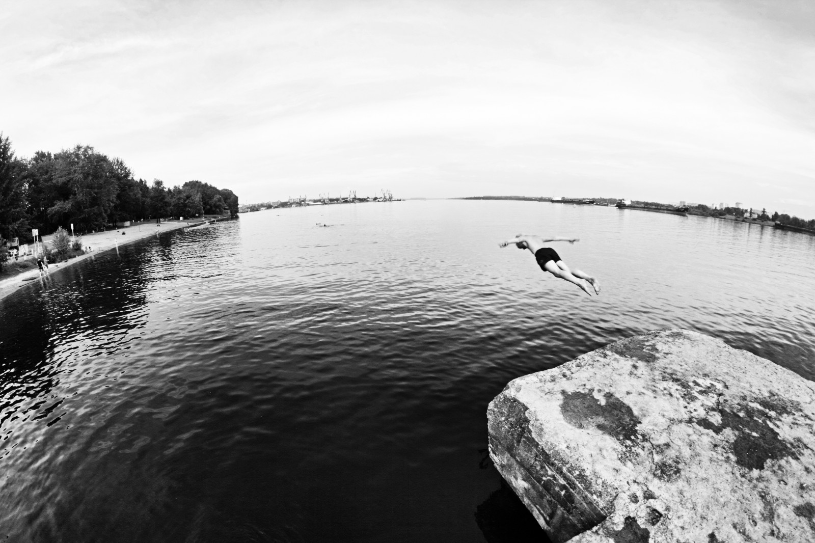 nero, barca, vecchio, monocromo, mare, città, strada, bambini, lago, acqua, roccia, natura, puntellare, riflessione, cielo, all'aperto, inverno, pantaloncini, fotografia, costa, fiume, Canone, estate, Russia, molo, lente, giocare, MM, Giocatori, Messa a fuoco, nube, fisheye, ragazzo, all'aperto, bw, uomo, onda, gioco, Samyang, Manuale, 8 millimetri, manualfocus, sity, Cherepovets, 550d, canon550d, ppb6df, SSER GEW, corso d'acqua, bianco e nero, fotografia in bianco e nero