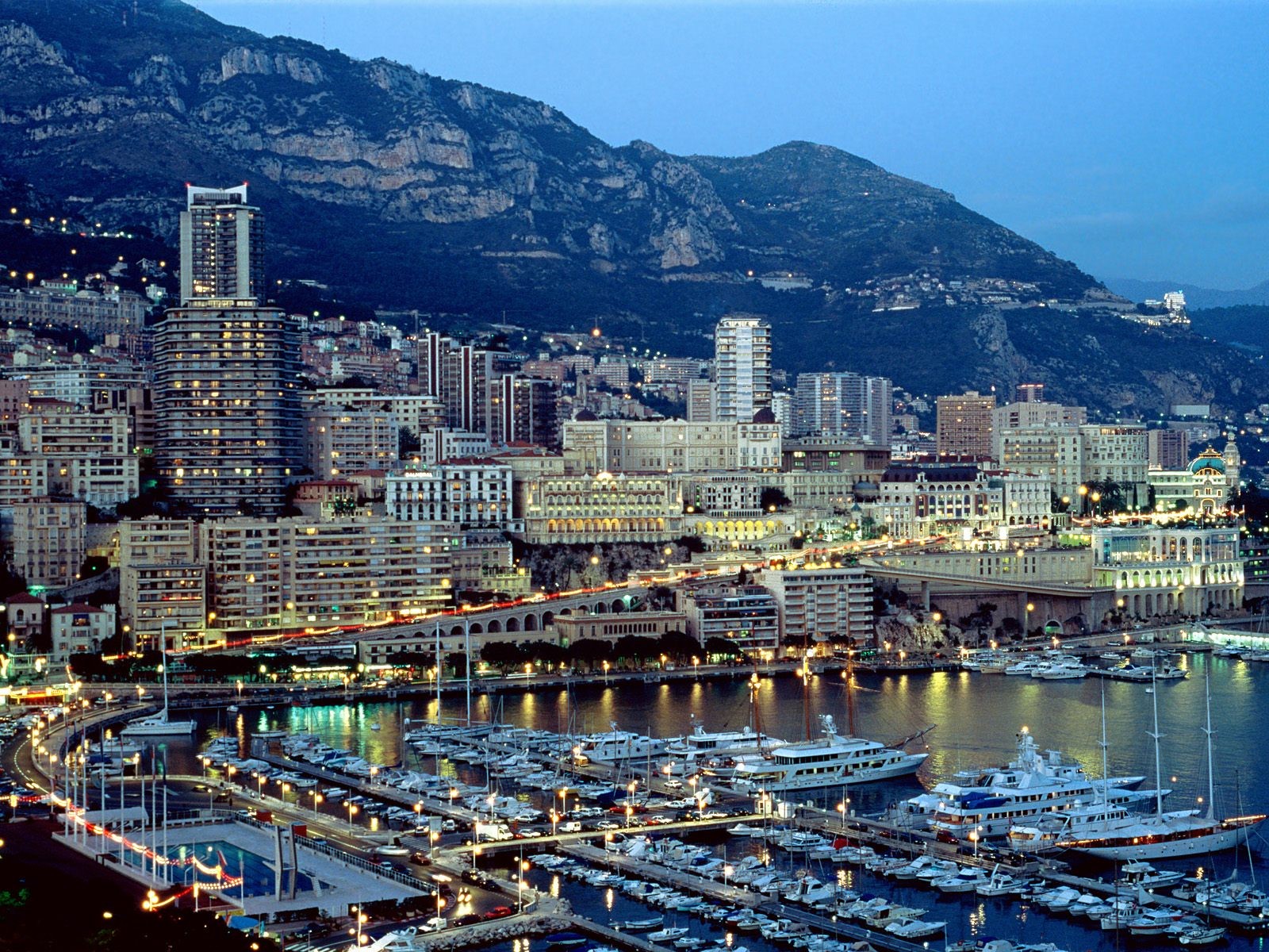 Fond d'écran mer, Paysage urbain, réflexion, Horizon, Gratteciel, côte, rivière,