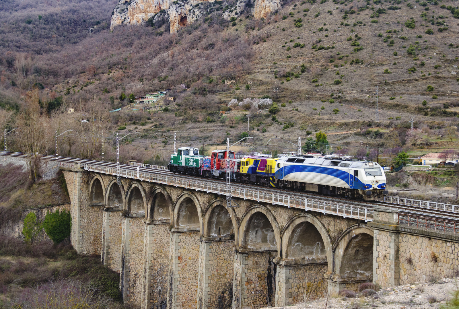 333401, 333, 401, 3334, 4, Vossloh, alstom, alsthom, gecalsthom, gec, prima, Renfe, traslado, โอน, วิ่ง, gm, ทั่วไป, มอเตอร์, puente, viaducto, สะพาน, สะพานลอย, desfiladero, ทำให้สกปรก, แพนคอร์โบ, MIranda, de, ebro, valladolid, Salamanca, มาดริด, ฉันวิ่ง, madridir n, กลุ่มชนชาติ, obras, เดล, puerto, gij n, กล้ามเนื้อ, jop3, jop, 3, geco, ubb, ไฟฟ้า, 3111, 311, adif, MTM, Maquinista, Terrestre, มาริติม่า, ini, ateinsa, bw, babcock, Wilcox, Montana, Montanas, ภูเขา, ภูเขา, Monte, Montes, ffcc, ferrocarril, รถไฟ, ทางรถไฟ, ทางรถไฟ, ililo23, พ.ศ. 1668, Nikon, d5100, 18300, nikkor