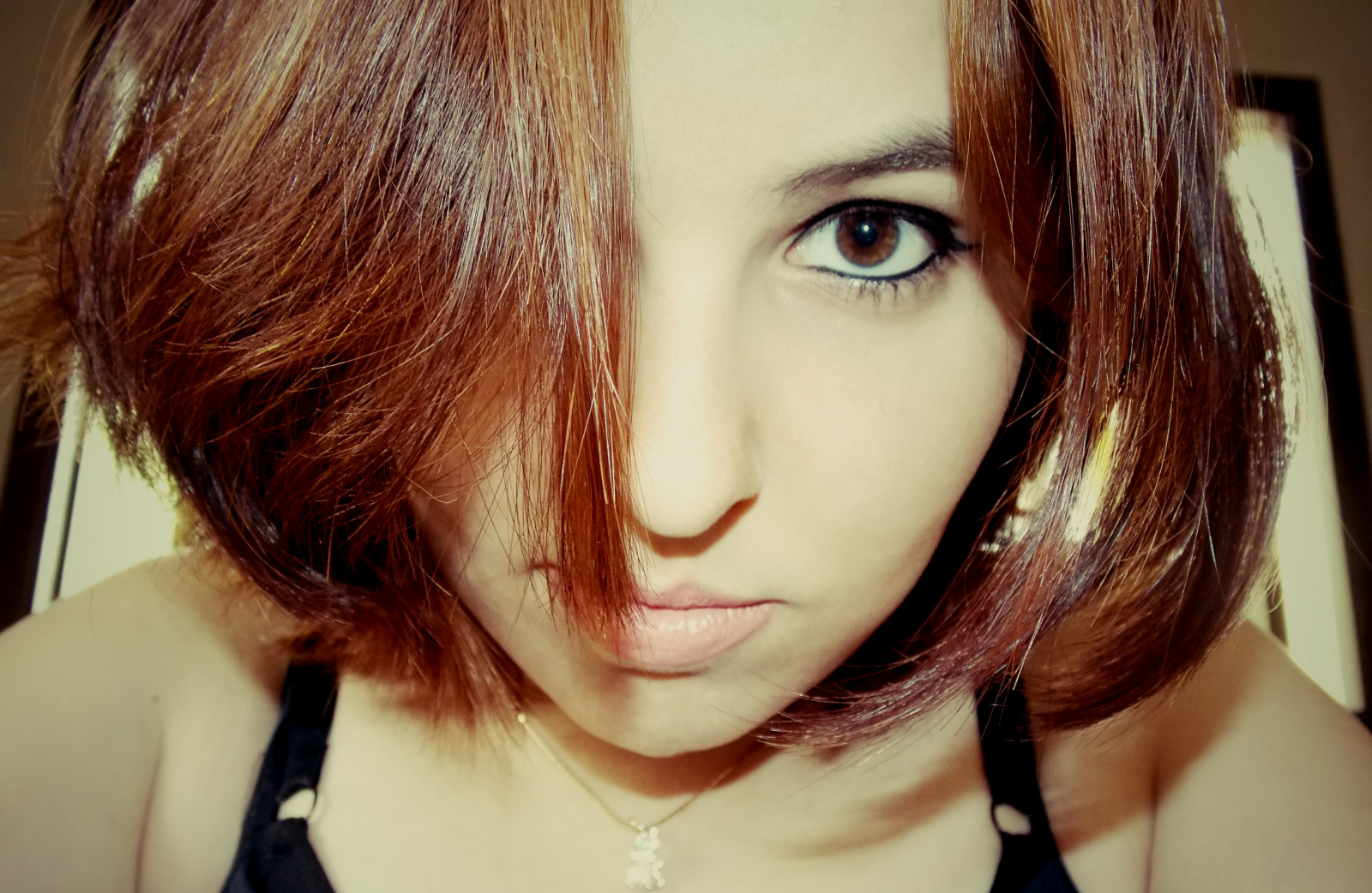 Japonsko, Černá, kočka, zvěř, jídlo, květiny, zahrada, město, Itálie, architektura, Čína, dlouhé vlasy, auto, předvečer Všech svatých, mraky, pláž, Indie, Dům, zelená, modrý, černé vlasy, Anglie, Německo, Pes, Kánon, dítě, vlasy, Kalifornie, Kanada, ostrov, ofina, Francie, nos, Vánoce, Irsko, grafiti, Evropa, kostel, Dovolená, Hawaii, Amsterodam, Chicago, turistika, Austrálie, Barcelona, červen, Přátelé, kempování, Berlín, Florida, rodina, Boston, duben, UMĚNÍ, DC, Černý a bílý, barva, zvíře, den, květ, děti, dívka, krása, tělesné, usměj se, oko, festival, narozeniny, kočky, zábava, psi, promoce, červenec, domů, film, ret, hongkong, geotagged, účes, tvář, brada, koncert, hnědé vlasy, člověk barva vlasů, barvení vlasů, zrzavé vlasy, obočí, řasa, vrstvené vlasy, svatební cesta, čelo, fotoaparátem, bob cut