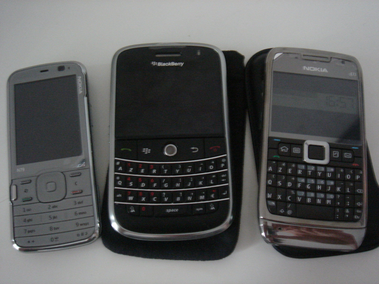 technika, telefon, chytrý telefon, nokia, ostružina, okraj, tučně, E71, symbian, N79, přístroj, komunikační zařízení, elektronické zařízení, mobilní telefon, přenosné komunikační zařízení, funkce telefonu, telefonie