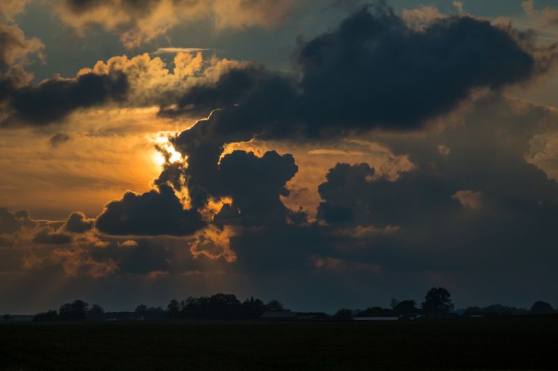 slunečnímu záření, krajina, západ slunce, nebe, svítání, večer slunečnímu záření, krajina, západ slunce, nebe, svítání, večer