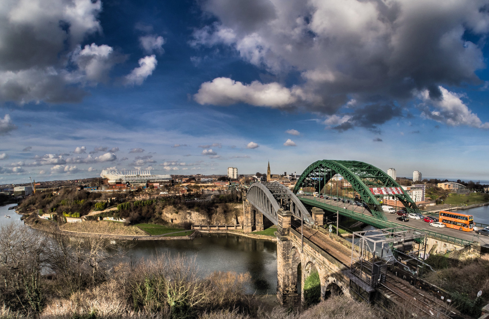 nebe, mrak, most, město, meteorologický jev, turistická atrakce, řeka, krajina, zábavní park, fixed link, strom, ptačí perspektivy, voda, banka