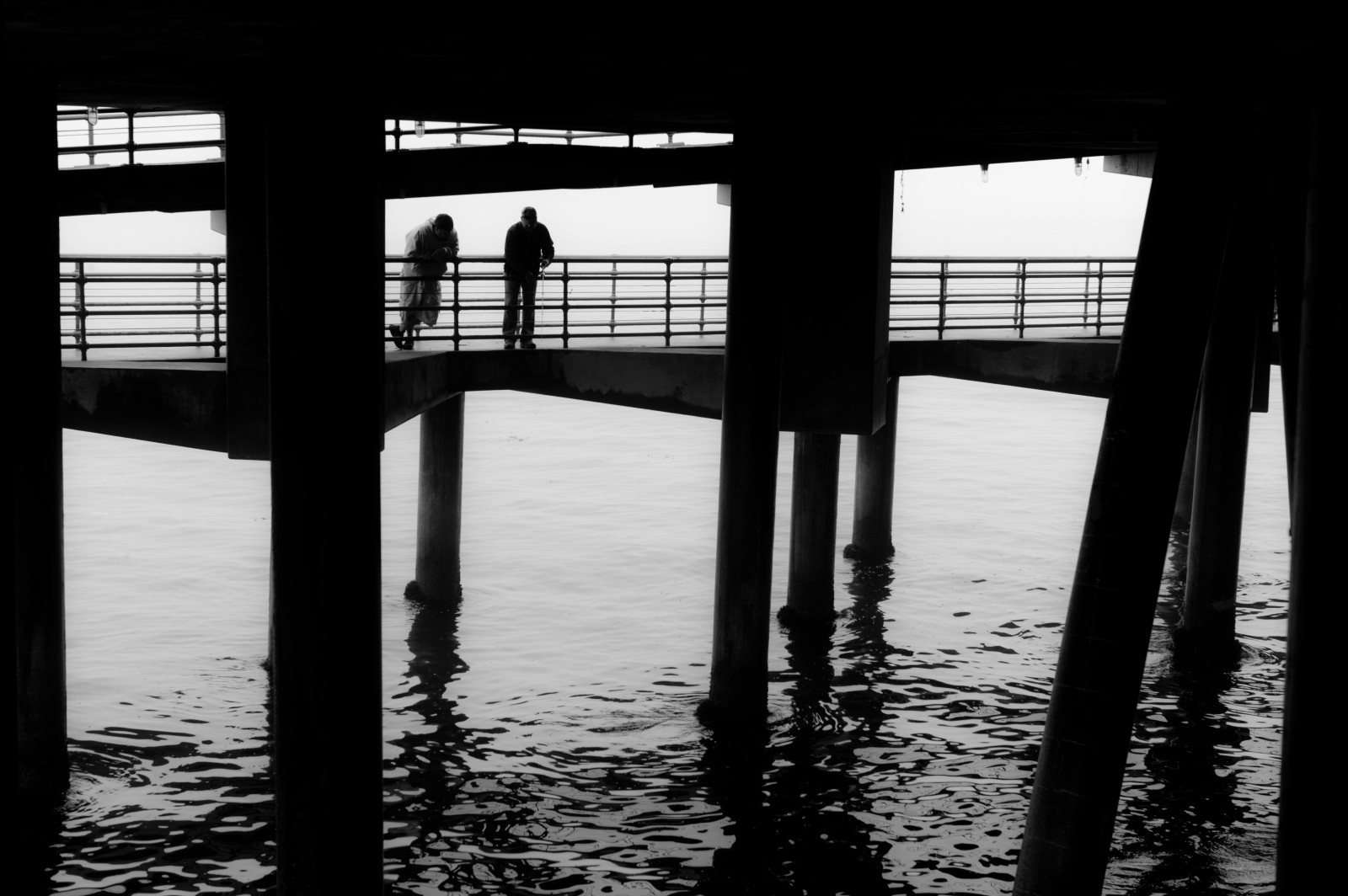 bílý, Černá, černobílý, záliv, rybáři, odraz, symetrie, molo, Leica, Noir, rybář, Los Angeles, Černý a bílý, oceán, tvar, čára, santamonica, tma, blanc, Černý a bílý, monochromatické fotografování, santamonicapier, monochom