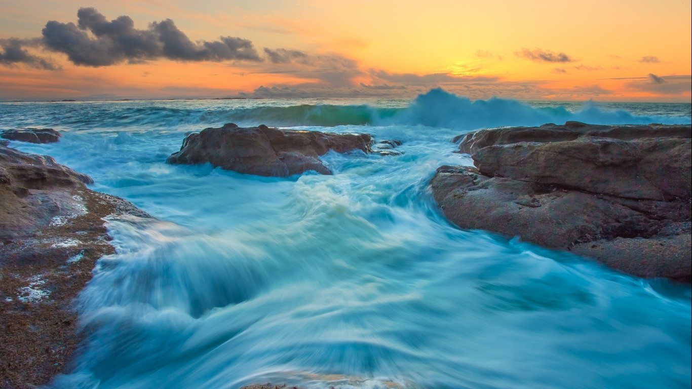 Fondos de pantalla puesta de sol, mar, bahía, rock, apuntalar, olas