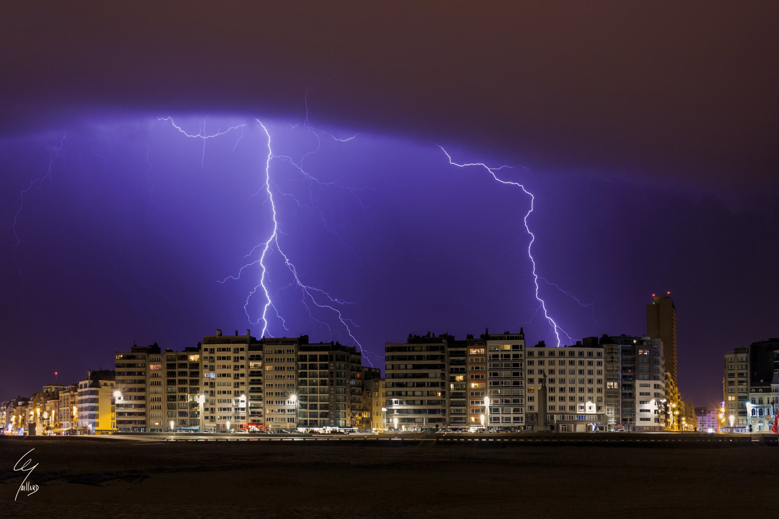 město, panoráma města, noc, nebe, pláž, Blesk, bouřka, panoráma, večer, atmosféra, Evropa, hrom, metropole, elektřina, prudký útok, mrak, budovy, bouřka, stad, bouře, kust, plage, chlívek, nuit, Stadt, byt, energie, Sturm, Nacht, Belgique, Vlaanderen, exterieur, k ste, oostende, jev, merdunord, Belgie, Ostende, Flandres, zákusky, Foudre, Oragebelgique, Bliksem, C tebelge, Belgiansummer, Belgie, Onweerbelgi, Belgianstorm