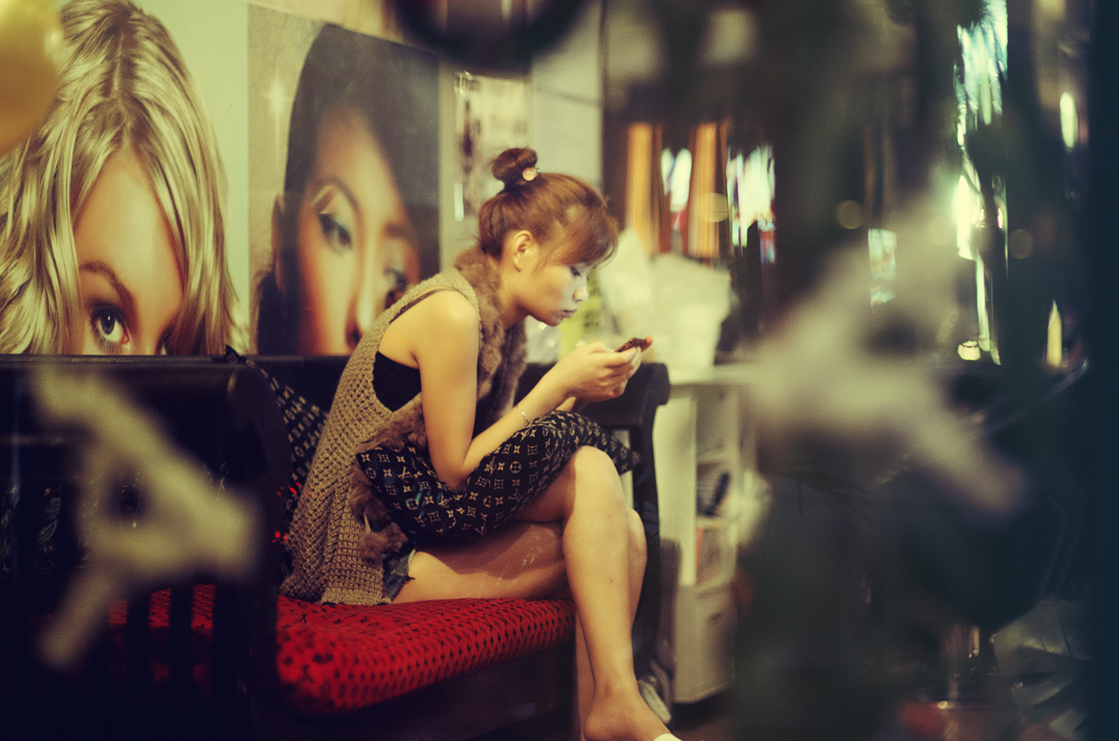 nat, Singapore, sidder, Nikon, telefon, f14, 85mm, NIKKOR, pige, sent, kvinde, dans, salon, nikkor85mmf14afd, singaporeanske, 85mm14, musikteater, performance