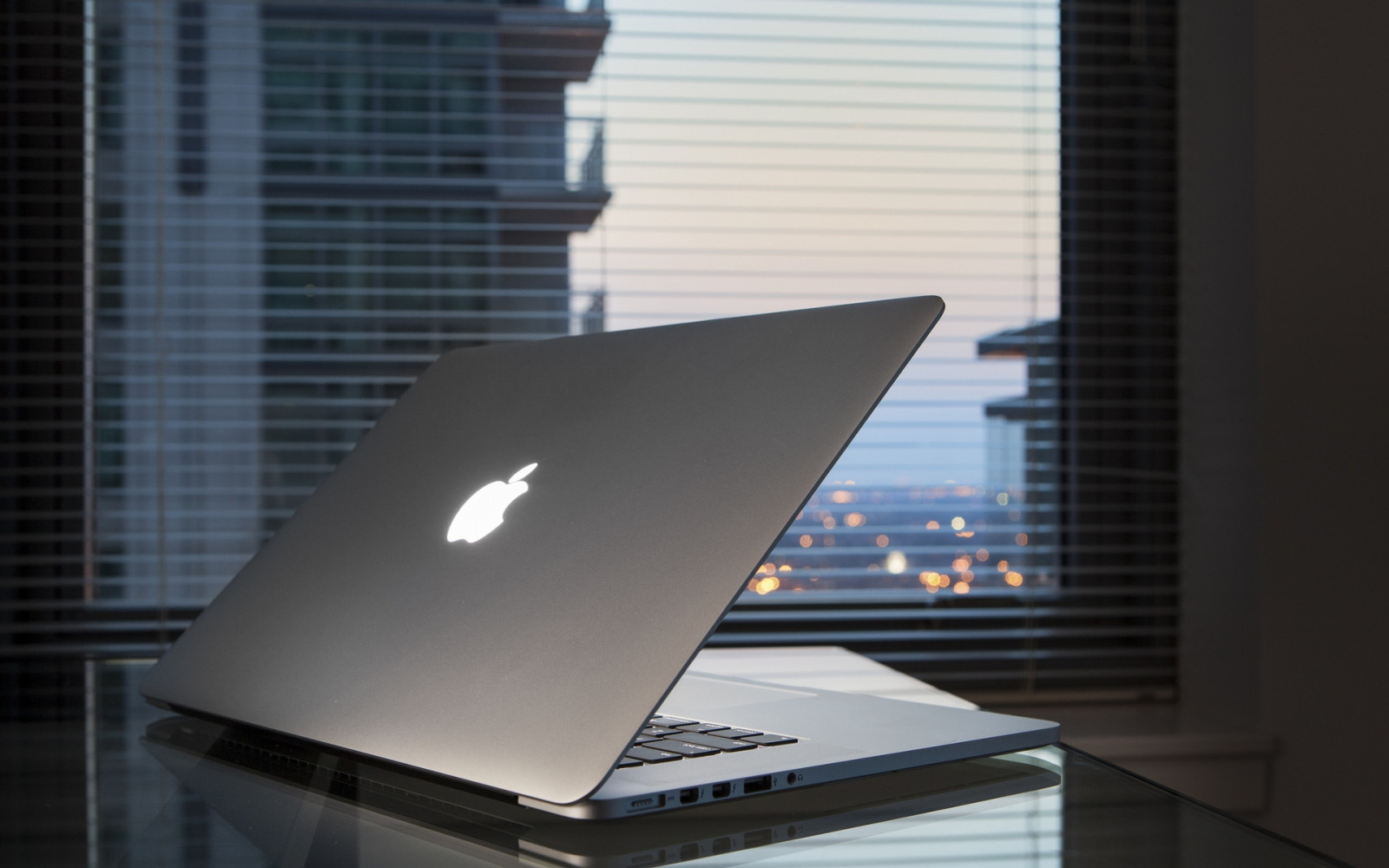 Fondos de pantalla : mesa, MacBook, tecnología, ordenador portátil ...