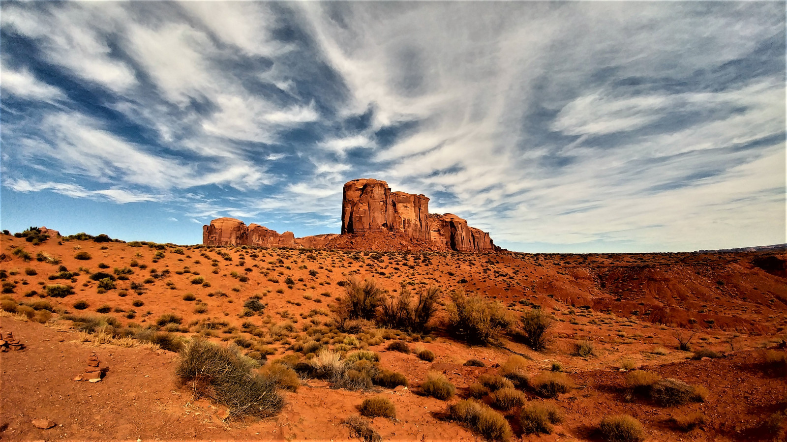 krajina, kopec, Skála, Příroda, písek, nebe, řeka, historický, poušť, horizont, národní park, údolí, kaňon, divočina, oblouk, Utah, Colorado, zřícenina, rodák, plošina, Formace, památník, Terén, mrak, hora, butte, kůň, venkovní, Mohave, národní park, Myra, ngc, půda, navahové, geologie, dávná historie, horských reliéf, historické místo, archeologické naleziště, meteorologický jev, vádí, badlands, Liparské landform, křoviny, opevnění, ekoregion, monumentvalley, sráz, neočekávaný výskyt, Yavapai, archeologický, Johnwayne, Johnford, Nezahat, Monumentvalleynationalpark, plant community