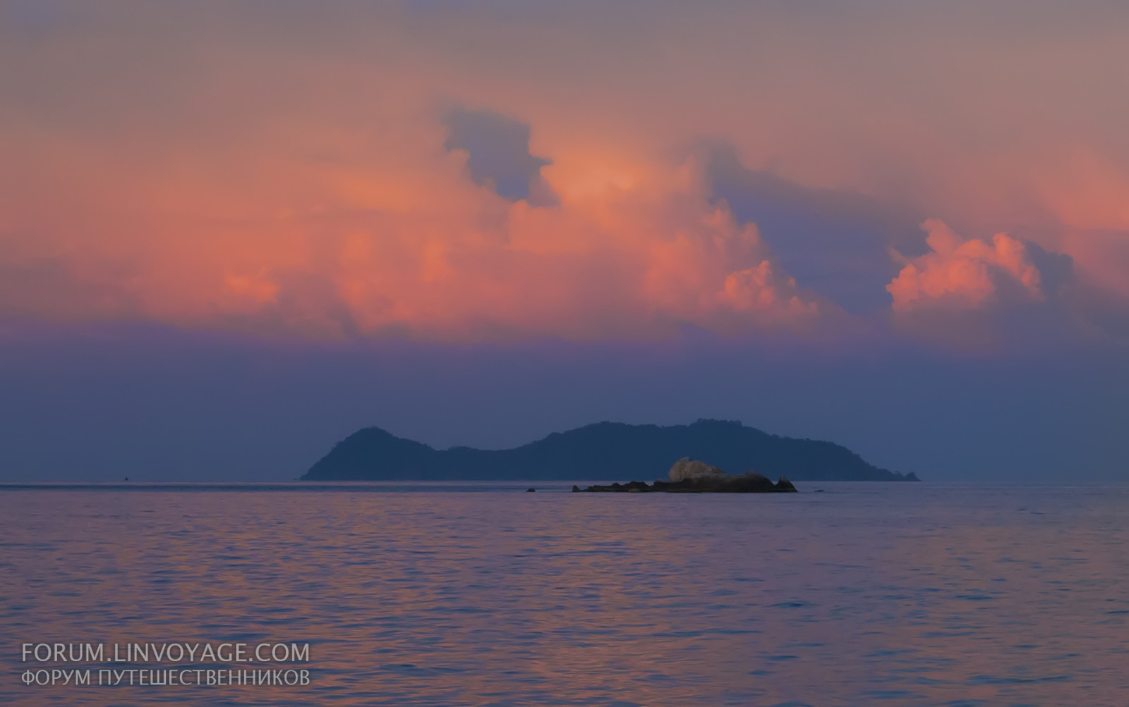 landskab, sort, båd, solnedgang, hav, Bugt, nat, vand, kyst, afspejling, himmel, køretøj, strand, solopgang, Turisme, skyline, gul, aften, morgen, kyst, Canon, horisont, ø, guld, skumring, yacht, Thailand, lyse, havnefronten, lys, fredfyldte, Sky, rejse, daggry, udendørs, ocean, bølge, havet, tur, rejse, pattaya, samui, phuket, sejle, loch, efterglød, krop af vand