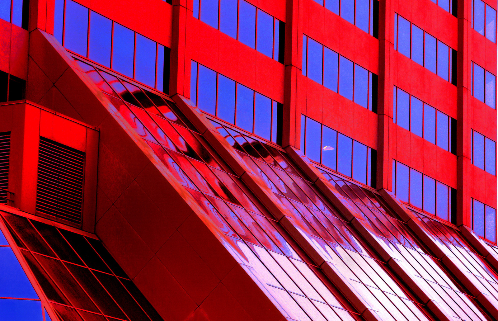 architettura, astratto, costruzione, rosso, cielo, simmetria, grattacielo, blu, bicchiere, modello, geometria, metropoli, struttura, angolo, Mississauga, riflessi, edifici, finestre, design, linea, lumix, hss, giorno, facciata, grafica, sfondo del computer, area metropolitana, illuminazione diurna, geometrie, Lx1