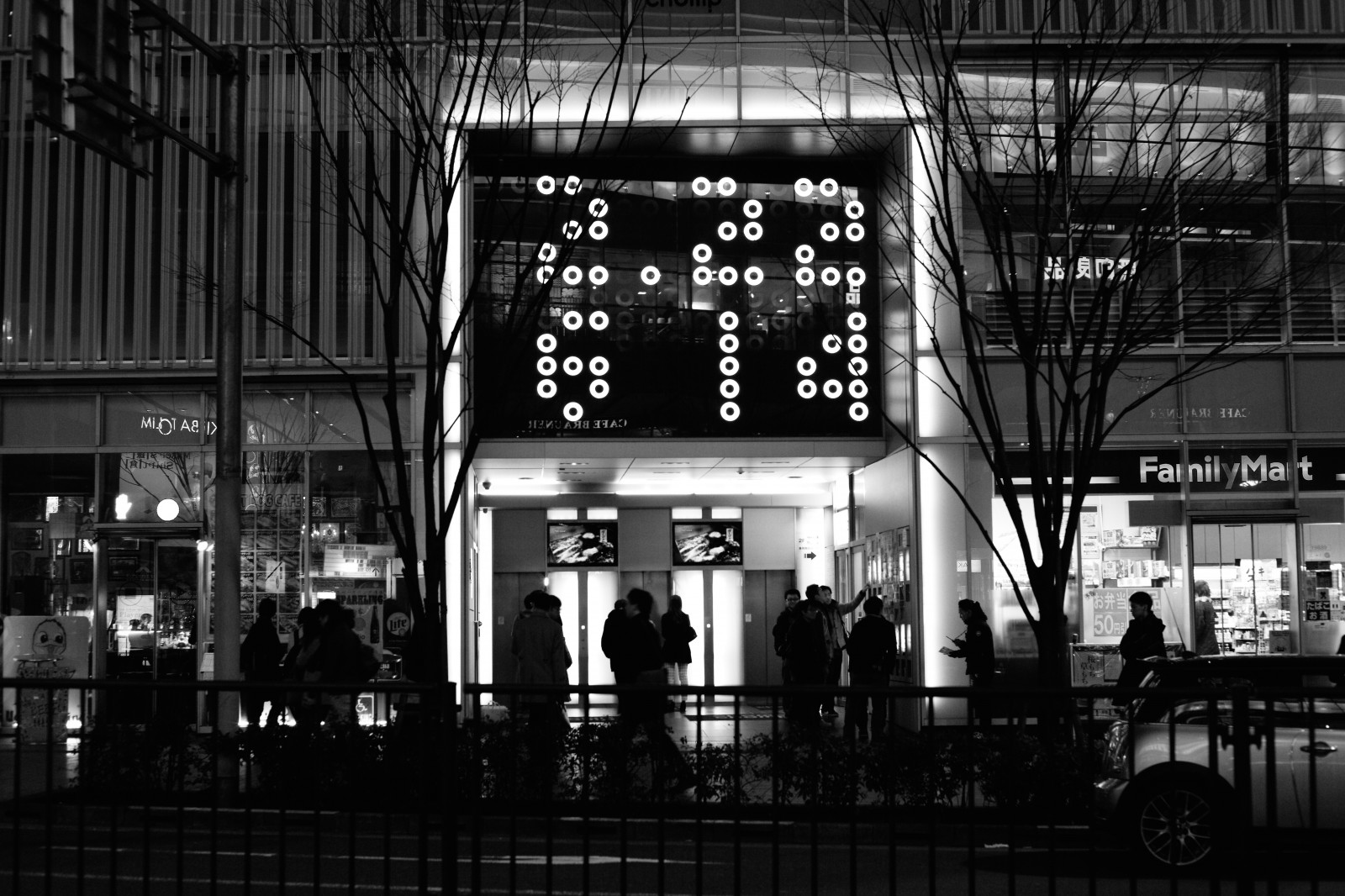 Černá, černobílý, město, ulice, panoráma města, noc, silnice, fotografování, Leica, metropole, Tokio, infrastruktura, M, Akihabara, centrum, tělesné, tvar, Zeiss, carlzeiss, tma, leicam, typ240, planární, planar250, 250, urban area, Černý a bílý, monochromatické fotografování, Film noir