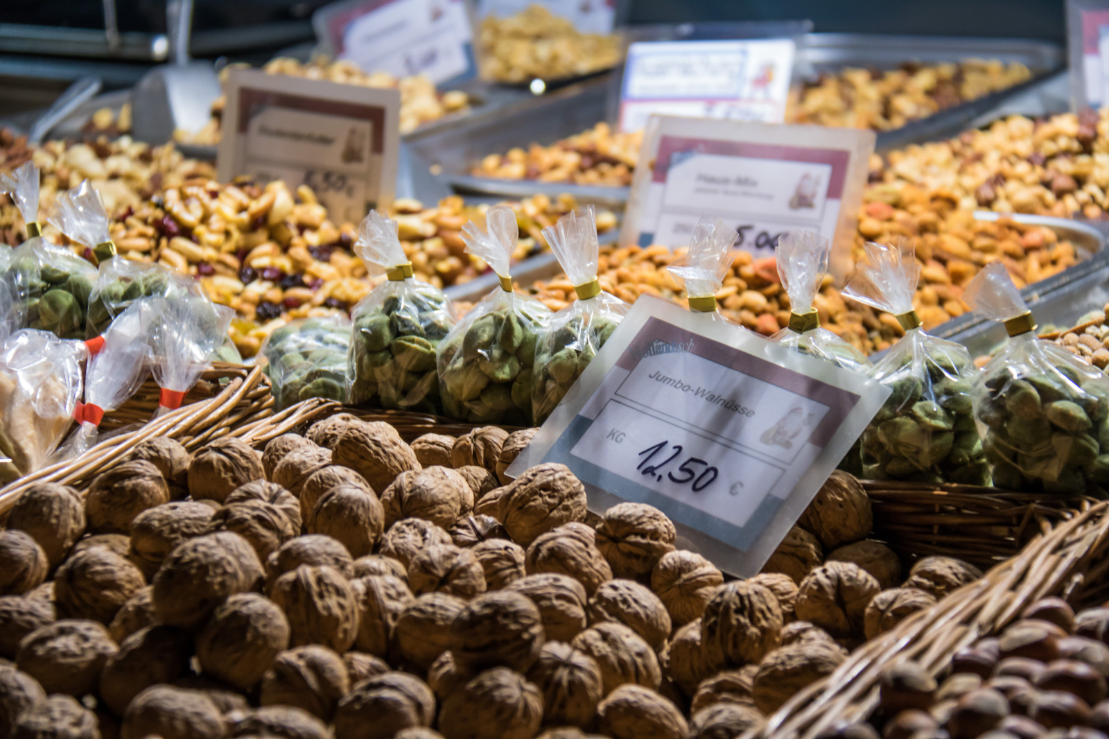 mad, by, nødder, Tyskland, jul, marked, xmas, christmasmarket, juli, tyskland, deutschland, Rostock, julmarknad, exif model canoneos760d, geocountry, kamera gør kanon, geocity, kameramodel canoneos760d, geostate, geolocation, exif linse efs18200mmf3556is, exif åbning 56, exif gøre kanon, exif focallength 90mm, exif isospeed 640, Weinachtsmarkt, n tter, markedsplads, fremstille, menneskelig bosættelse, offentlige rum