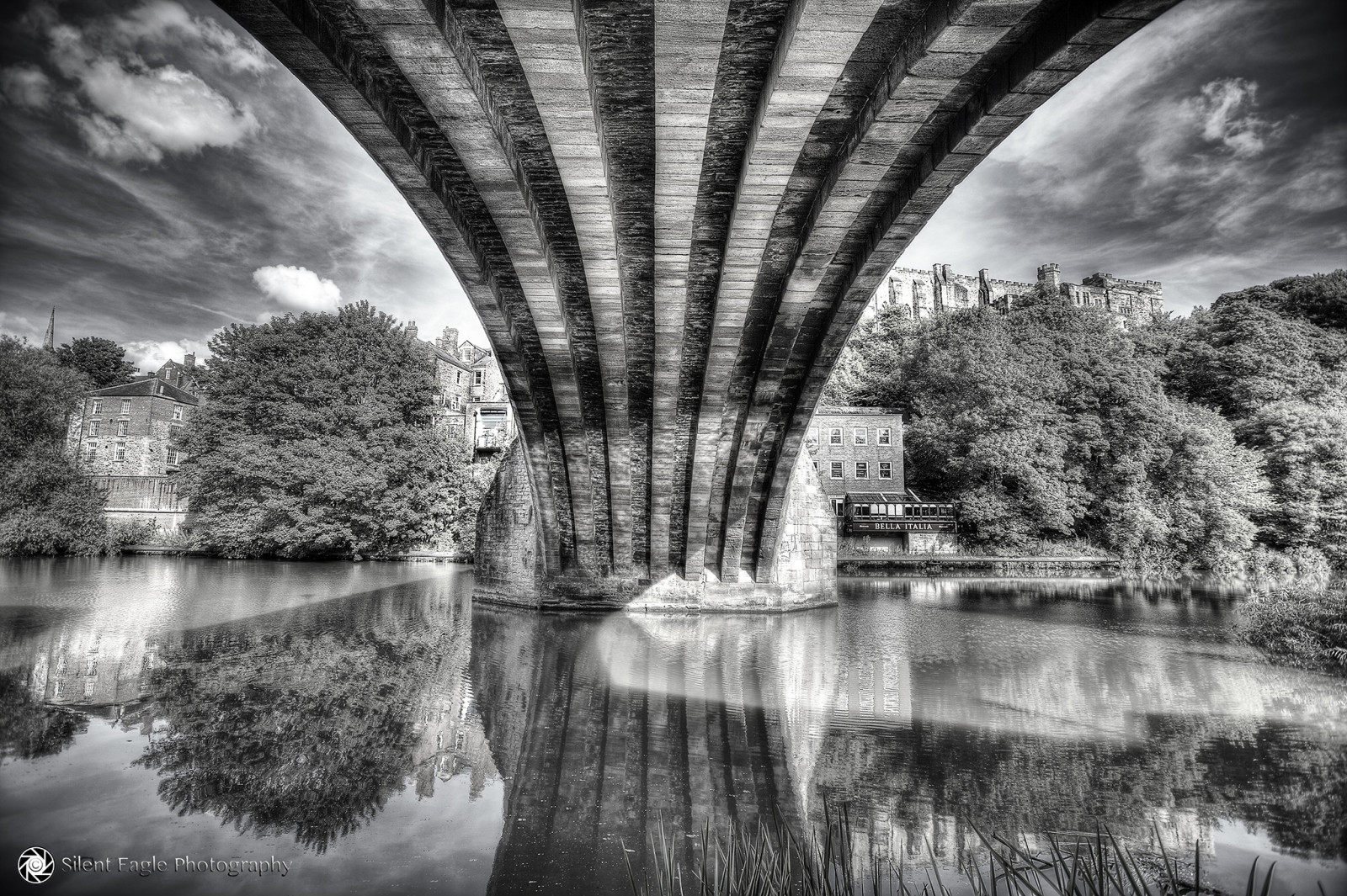 krajina, černobílý, architektura, voda, Příroda, odraz, nebe, fotografování, mraky, symetrie, most, řeka, Kánon, HDR, orel, oblouk, Severní, tichý, mrak, strom, rostlina, tělesné, východní, pod, během dne, photomatrix, autorská práva, září, silenteaglephotography, silenteagle09, Durham, Černý a bílý, monochromatické fotografování, dřevina, Plast, stock photography, fixed link