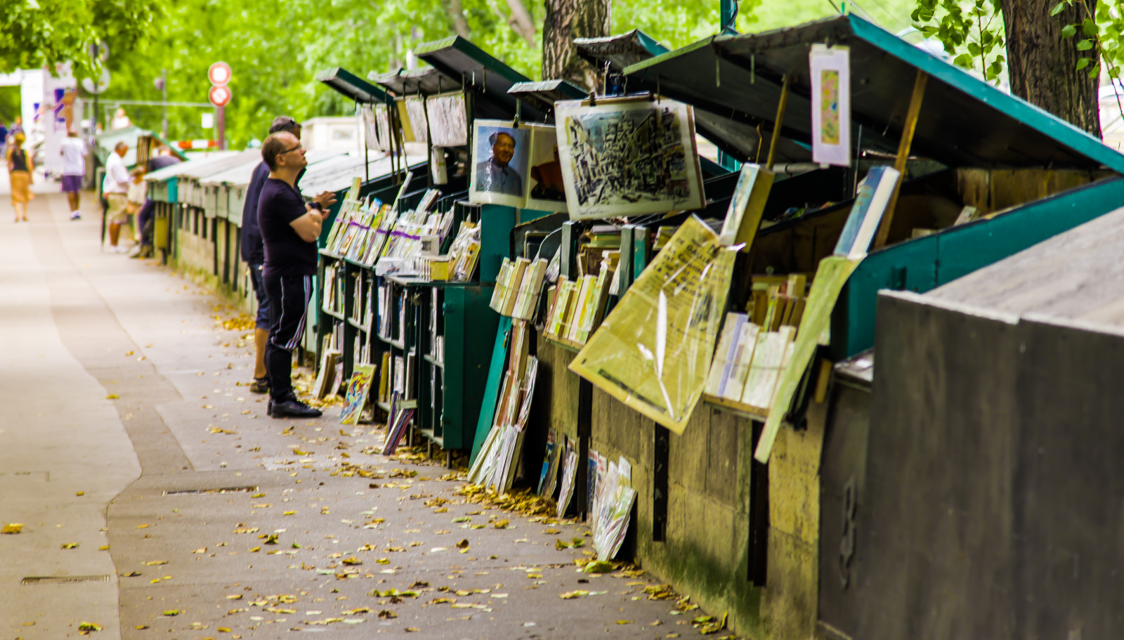 svět, ulice, starý, město, výlet, cestovat, modrý, Červené, dovolená, lidé, bílý, Dovolená, muž, Černá, Paříž, Francie, ulicích, barva, barva, muži, zelená, Cestovní ruch, žlutý, fotografování, rezervovat, Nikon, Evropa, ruka, stánek, knihy, použitý, druhý, starožitnosti, NIKKOR, stáje, bookstall, D600, bookstalls