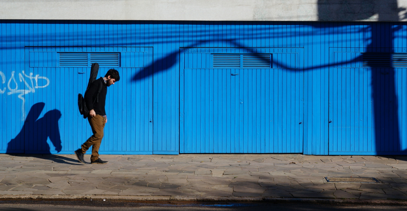 ulice, městský, humor, kytara, stín, stěna, modrý, Brazílie, nástěnná malba, UMĚNÍ, světlo, barva, legrační, zábava, člověk, upřímný, Porto Alegre, riograndedosul, unsuspect