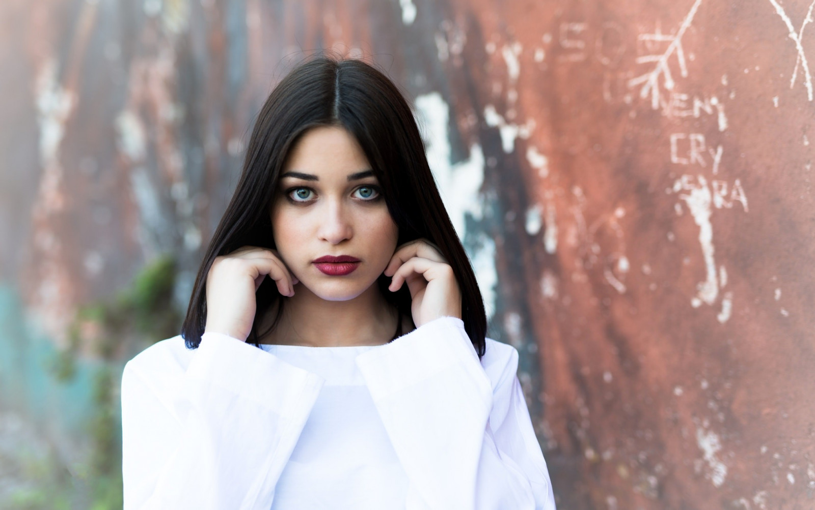 Wallpaper women, face, portrait, depth of field, juicy lips 2048x1284 Motta123 1141710