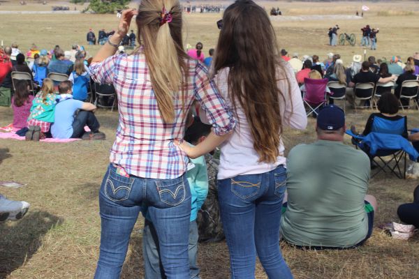 people,women,ass,smoking,jeans,picnic