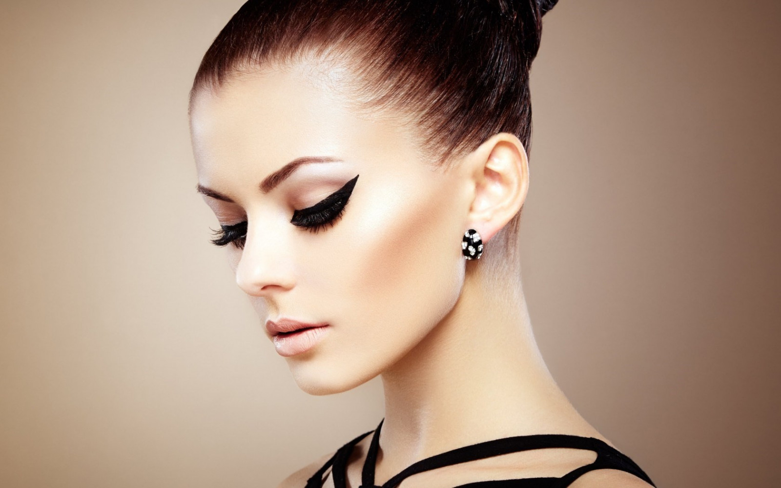 tvár, ženy, Model, dlhé vlasy, bruneta, okuliare, makeup, čierne vlasy, móda, vlasy, nos, očné tiene, pružina, koža, hlava, krása, očné, peru, účes, fotenie, hnedé vlasy, ucho, obočie, Ľudské telo, varhany, zväčšenie, riasa