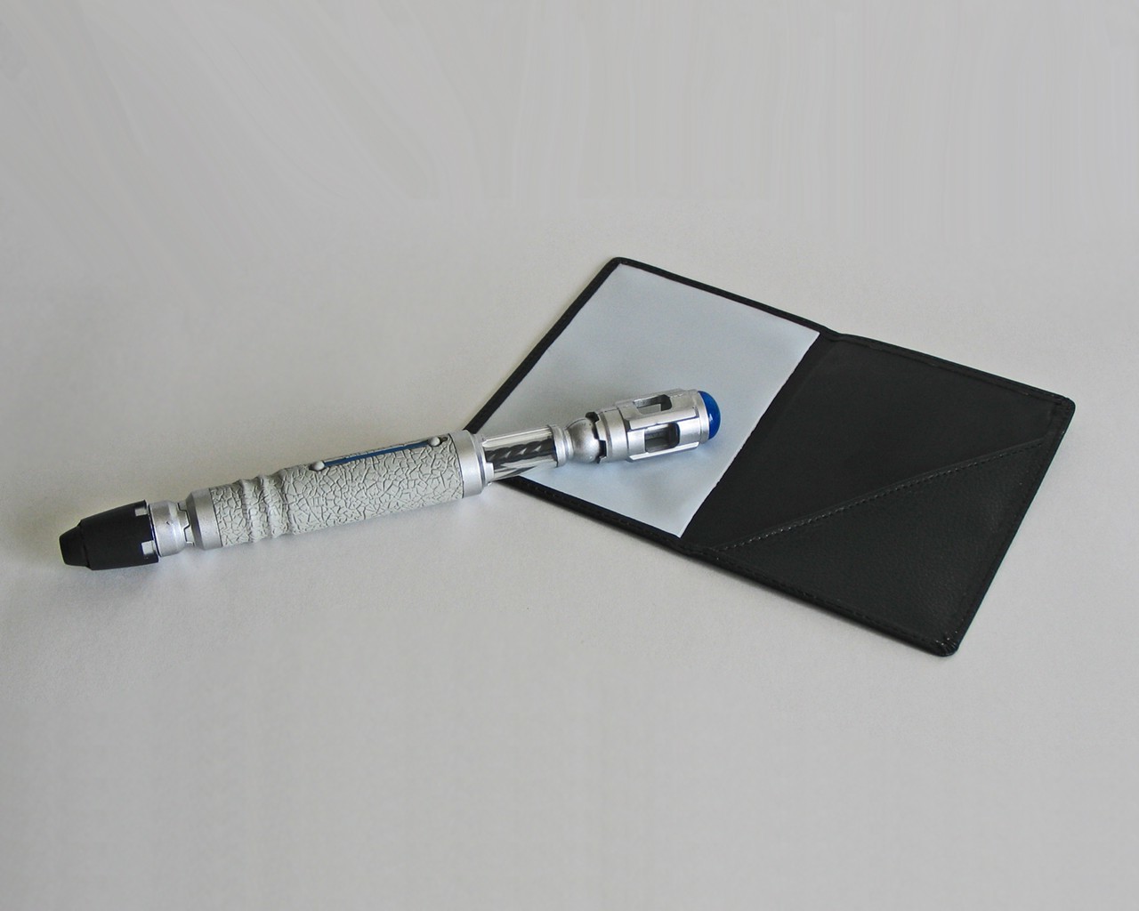 Who pen. This pen,these pens. This is a pen. Whose pen is this. Smartpen.