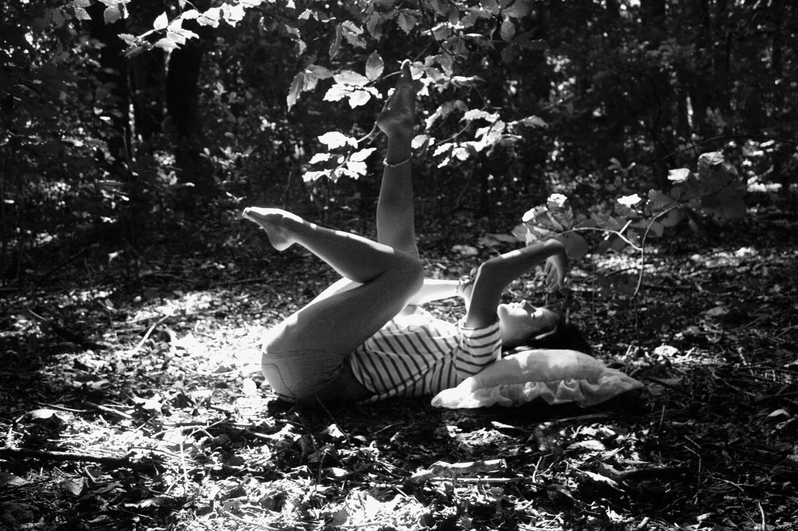 kontrast, les, bílý, Černá, černobílý, portrét, tráva, fotografování, pruhovaný, polštář, krajka, světlo, strom, stíny, den, list, rostlina, tělesné, les, 365, póza, já, zálesí, Černý a bílý, monochromatické fotografování, ve stupních šedi, 351