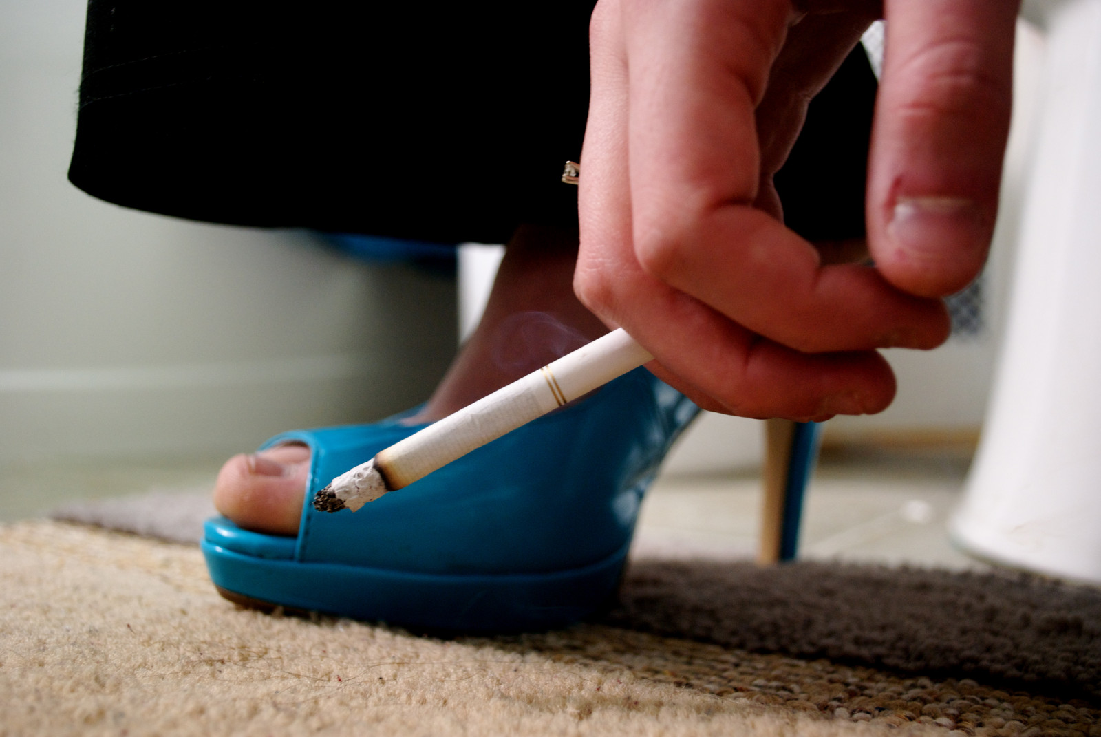 život, modrý, Nohy, Start, koupelna, střevíc, italština, myslel, zabít, patro, podlaha, dno, bratr, cigareta, tajný, otec, zřícenina, kouření, karate, část, hřebíky, stop, popel, stáří, Němec, sedm, Budoucnost, nechutný, sakra, statistika, dýka, zabití, ruština, důležitý, Polsih, yourphototips, Ivebeenaroundsmokingmywholelife, Je to možné, Nechte se usmrtit, Idontcareifyousmokethatsyourchoice, Butyreorenůvkoncentrovanýmetodoit, Špatně, Ijustgotthoseshoesilovethemalreadyhaha