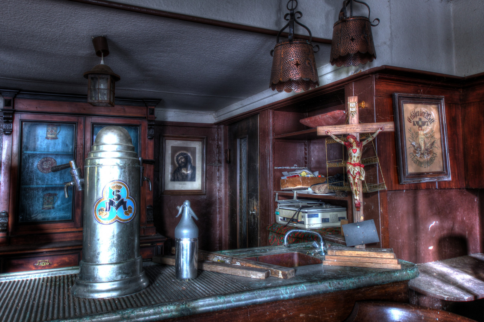 Vzhled interiéru, Dům, okno