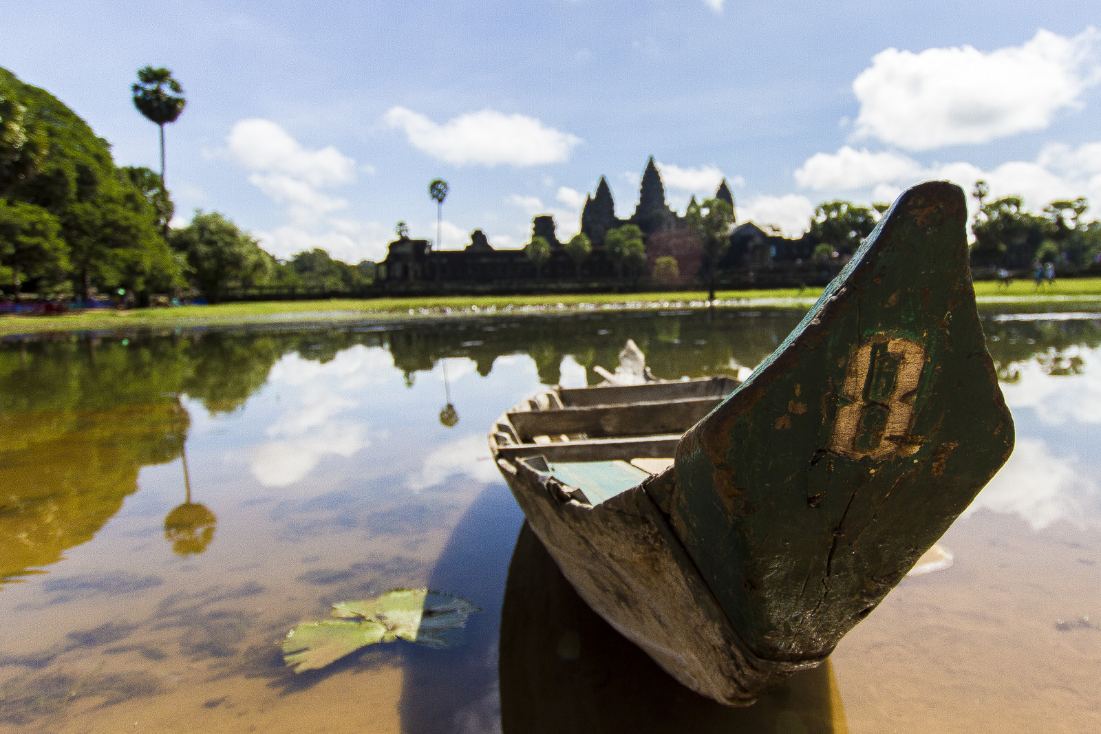 chrám, krajina, lidé, loď, model, Asie, voda, odraz, tráva, nebe, vozidlo, ovoce, zelená, Kambodža, řeka, král, opice, mniši, hrobka, banka, Angkor, strom, cestovat, flickr, bratr, rostlina, divoký, hodiny, lodě, turista, místní, kostým, natgeo, dámy, flickraward, batoh, khmer, pozadí, Siemreap, wat, Angkor Vat, cena, vydržet, flickrphoto, vodní, Tomb Raider, hádanka, Bayon, nájezdník, vodní zdroje, Thom, Prohlídky, Apsara, Koulen