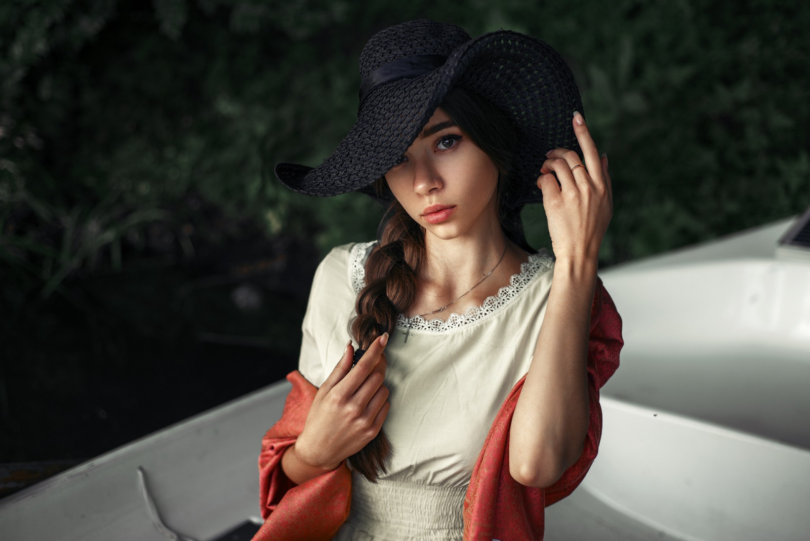 tvář, loď, ženy venku, ženy, model, portrét, bruneta, Červené, čepice, fotografování, šaty, Pletené pásy, móda, šátek, šťavnaté rty, Maks Kuzin, Osoba, kůže, oblečení, dívka, krása, dáma, portrétní fotografie, focení