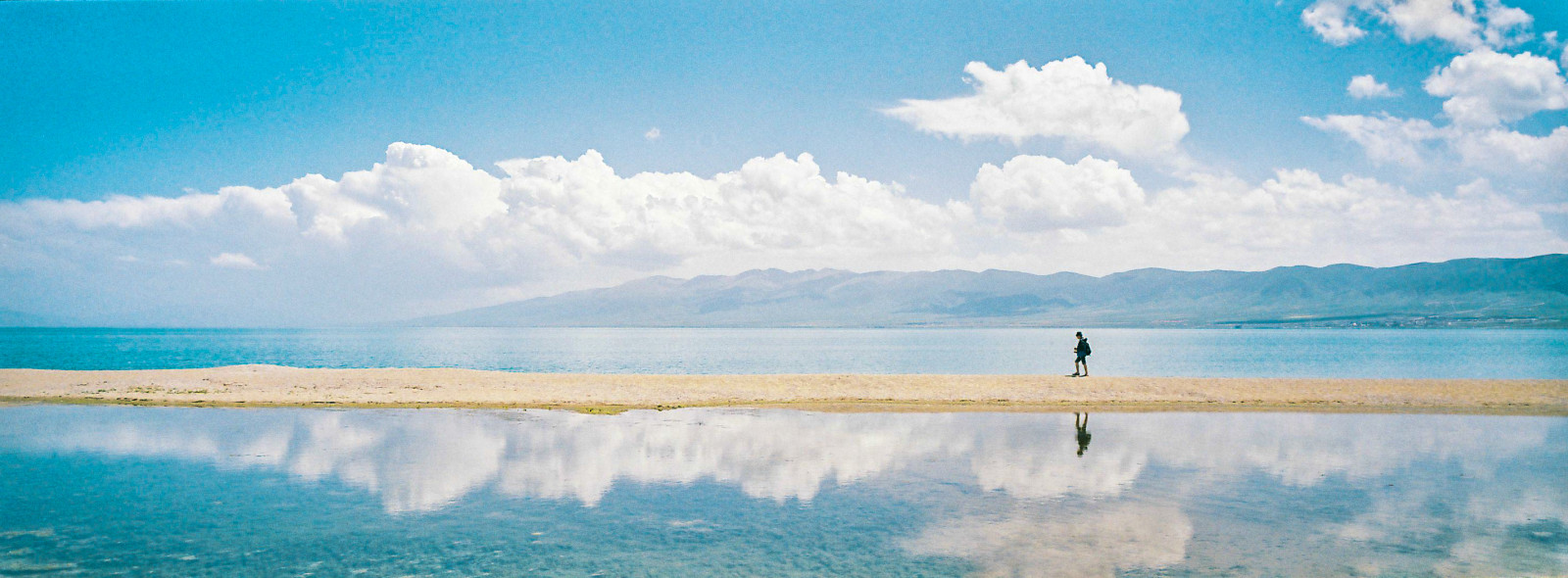 slunečnímu záření, krajina, moře, Čína, jezero, voda, pobřeží, odraz, nebe, uklidnit, horizont, atmosféra, letní, karibský, dovolená, mrak, oceán, vlna, tropy, během dne, počítač tapeta, mořská vlna, Qinghai, vodní zdroje, Hasselbladxpan, Qinghailake, Gerckey, coastal and oceanic landforms