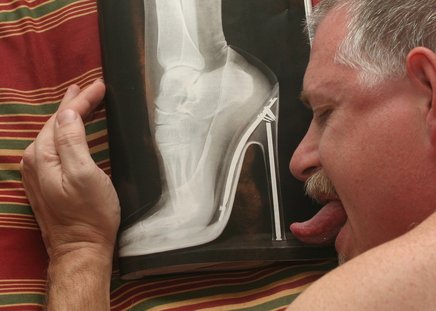 autoportrét, Kánon, vysoké podpatky, vysoké podpatky, 28mm, sigma, podpatky, f18, dýka, Oprah, 430EX, 365 dnů, Okilovehighheelstoo, Tinasuspectsthis, Správněpoužívánpřísněpoužívanázávěrnézávěry, Fetishbaitfollows