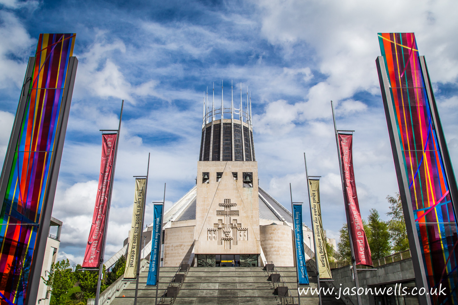 slunečnímu záření, bílý, okno, město, ulice, architektura, městský, budova, Červené, nebe, nachový, mraky, Cestovní ruch, mrakodrap, zelená, žlutý, modrý, věž, sklenka, Kánon, oranžový, modlitba, náboženství, katedrála, metropole, Liverpool, světlo, mrak, strom, dosti, duha, barva, barvitý, modrá obloha, vitráž, streetphotography, 6d, mezník, eos, během dne, 24105 mm, fasáda, urban area, turistická atrakce, Metropolitní oblast, panelový dům, Merseyside, jasonwells, wellsie82, wwwjasonwellscouk, jasonwellscouk, potřísněný, vitráž, Paddyswigwam, Metropolitancathedral