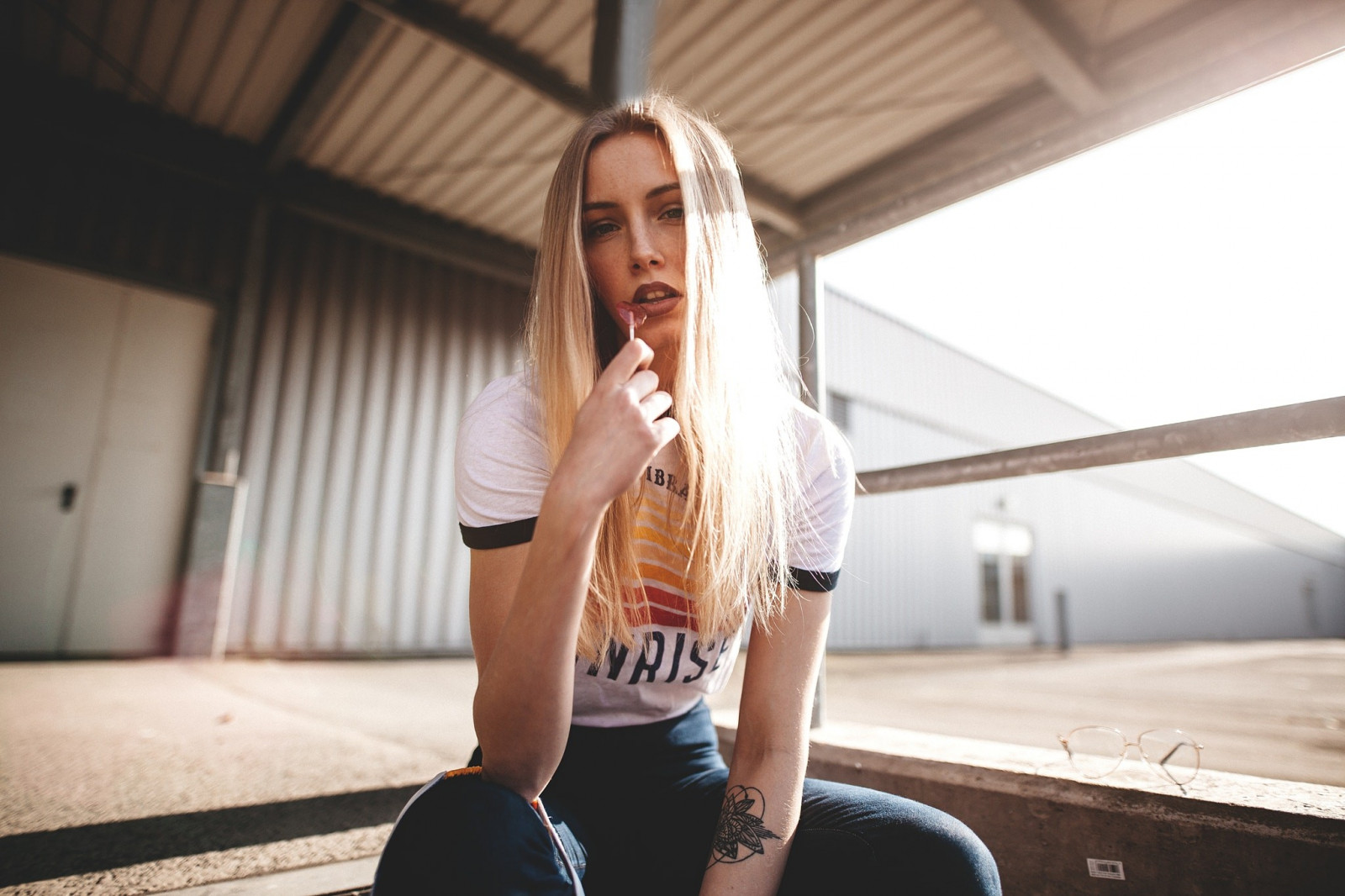 Wallpaper women, portrait, blonde, T shirt, sitting, photography