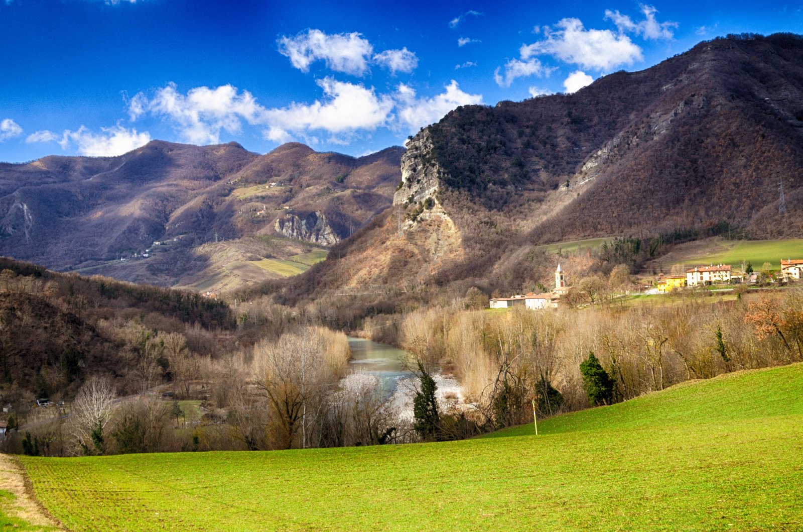slunečnímu záření, krajina, kopec, Příroda, tráva, nebe, pole, Země, vesnice, řeka, hospodařit, HDR, národní park, údolí, Alpy, mount scenérie, plošina, Lake District, DX, mrak, strom, podzim, barvy, hora, lučina, rostlina, cielo, pastvina, louka, prostý, colori, natura, fiume, autunno, D5100, vysočina, paesaggio, alberi, albero, venkov, horských reliéf, pohoří, tráva rodina, meteorologický jev, klesl, national trust for places of historic interest or natural beauty