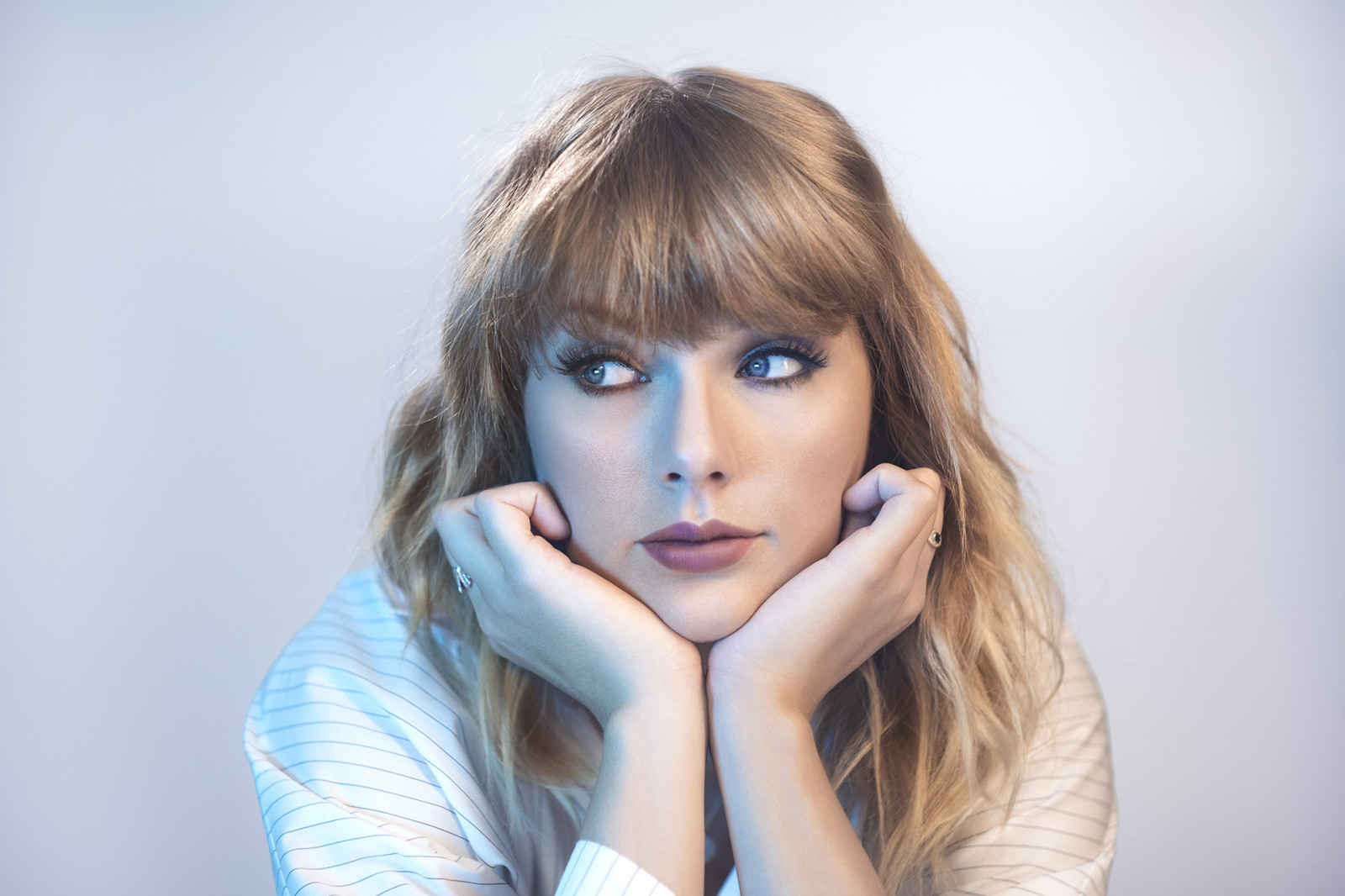 Hintergrundbilder : Taylor Swift, blond, Sänger, Einfacher hintergrund ...