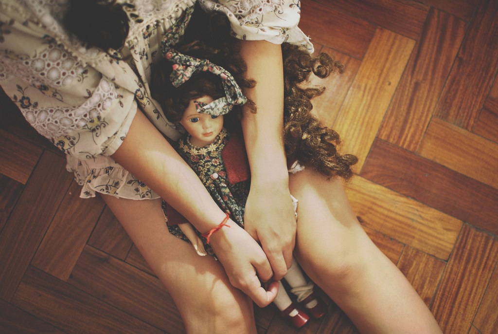 tvář, starý, hračky, ženy, model, děti, fotografování, šaty, bledý, Spojené státy americké, Evropa, kůže, panenka, hrací, oblečení, minulost, Matka, choulostivý, dítě, roztomilý, dívka, krása, dětství, žena, ruka, dáma, mě, nevěsta, prst, dítě, noha, fotografie, vzpomínky, zapomenout, babička, pamatovat, připomenout, MU ECAS, dovezený, argentinas, focení, břicho, Lidské tělo