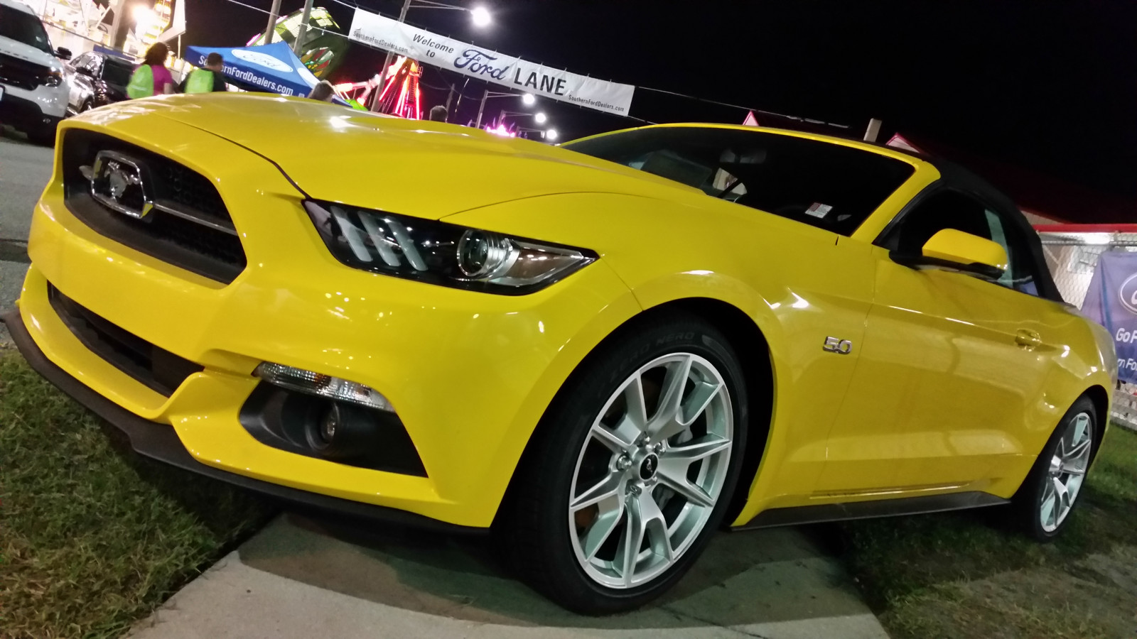 bil, køretøj, gul, hætte, Ford Mustang, sportsvogn, Ford, klassisk bil, Florida, voiture, ydeevne bil, Carros, brugerdefinerede bil, Mustang, refleksioner, hjul, biler, køretøjer, amarillo, catchycolors, transport, automobil, kant, bildesign, automotive exterior, luksus køretøj, familie bil, kofanger, kompakt bil, motor køretøj, personlig luksus bil, muskel bil, midten størrelse bil, auto show, fuld størrelse bil, lovefl, floridastrawberryfestival, plantcity, VEHICULOS, berryfest, automotive wheel system
