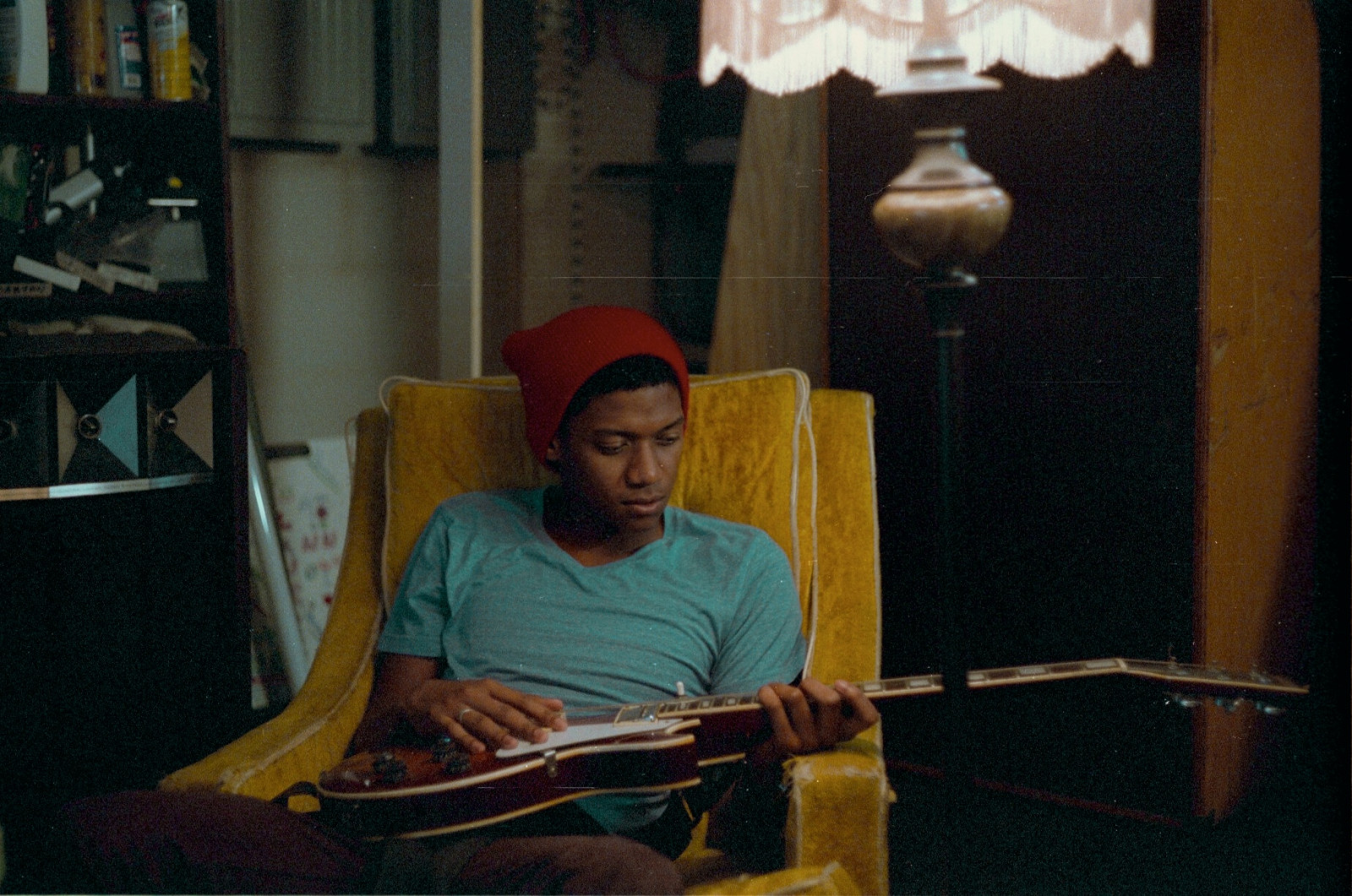 sedící, strunný nástroj, drnkací nástroj, hudebník, hudební nástroj, human behavior, hudba, dívka, lidový nástroj