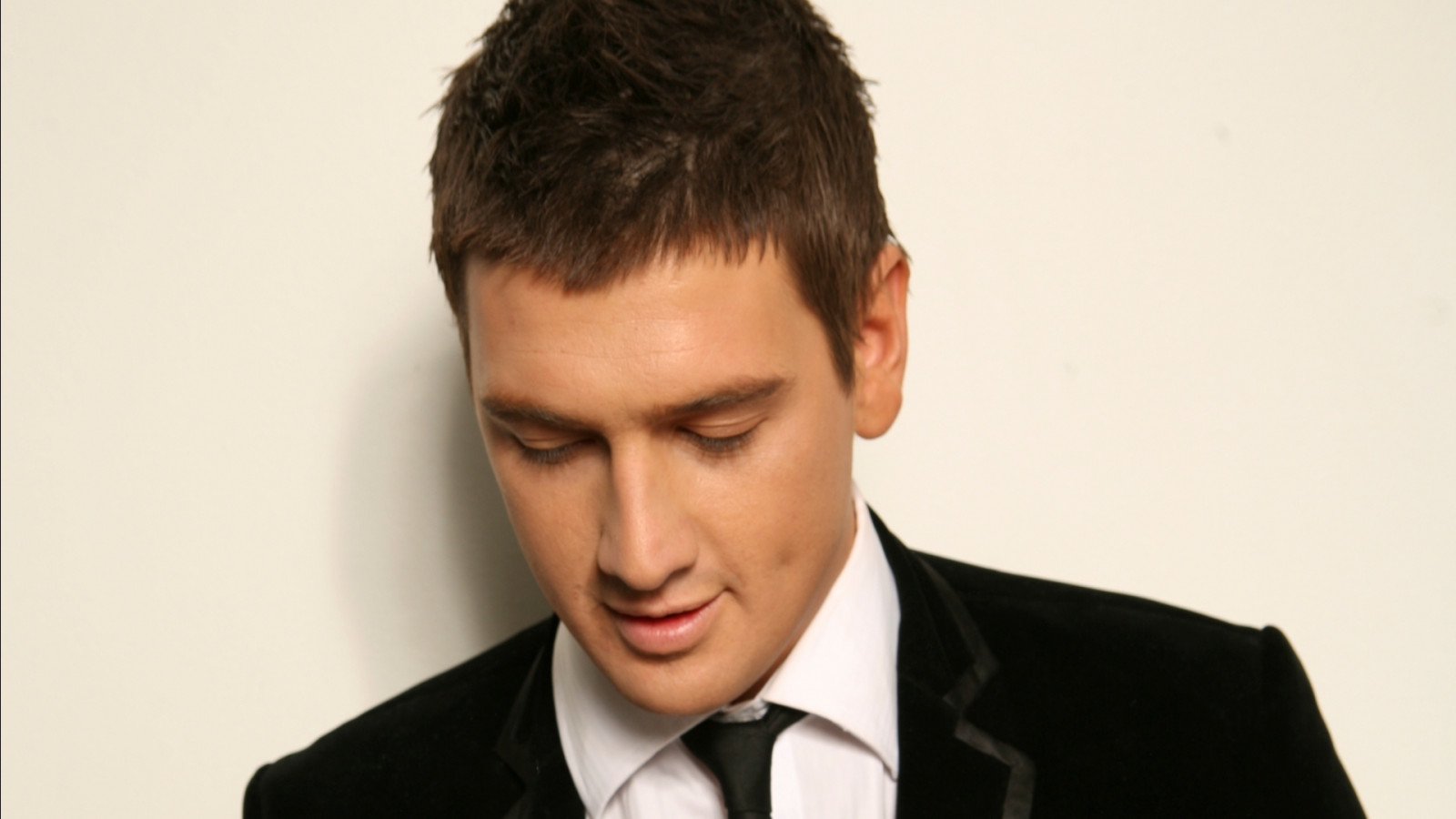 Wallpaper : martin solveig, man, look, suit, tie 1920x1080