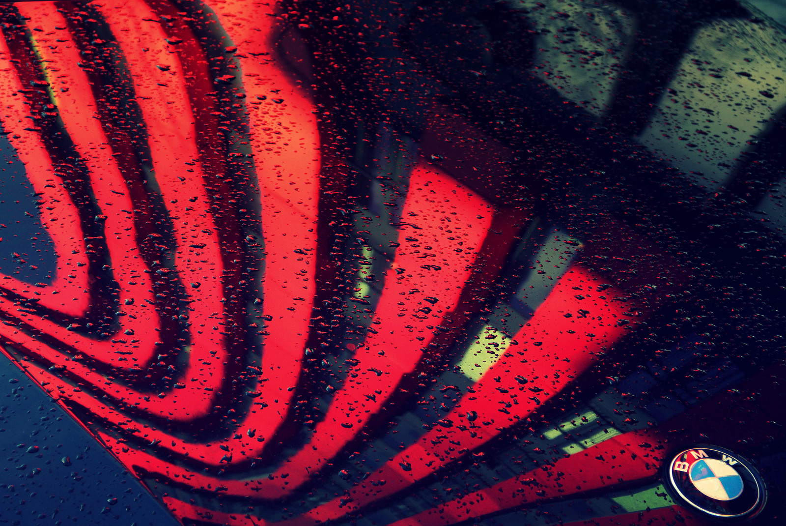 ilustrace, architektura, abstraktní, auto, budova, Červené, BMW, kruh, Nizozemí, čáry, Rotterdam, barva, květ, kapky deště, odrazy, čára, auto, počítač tapeta, makro fotografie, Budova, lijnen, regendruppels, theredapple, reflecties, Motorkap