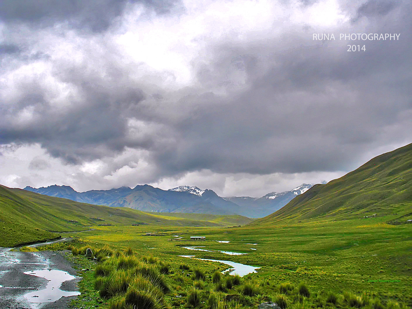 paesaggio, persone, montagne, collina, lago, acqua, natura, erba, cielo, pioggia, campo, strada, verde, fiume, Canone, atmosfera, Parco Nazionale, fiordo, valle, Passo di montagna, natura selvaggia, telaio, Bolivia, Banca, paesaggio mount, tundra, prospettiva, altopiano, riserva naturale, distretto del Lago, rurale, steppa, Maria, Trekking, cresta, nube, albero, nuvoloso, montagna, prateria, riflessi, pascolo, vegetazione, prato, pianura, laghetto, daniel, Runa, montanaro, prateria, lago, cordillera, area rurale, morfologie montane, ecosistema, catena montuosa, collina stazione, fenomeno meteorologico, abbattere, cumulo, ecoregione, 59, tuni, lloco, elevazione, risorse idriche, aymara, Condoriri