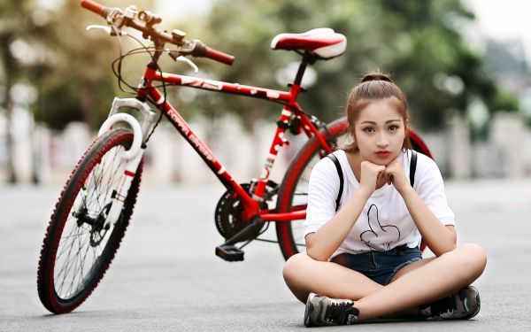 women,model,bicycle,women with bicycles,Asian,vehicle